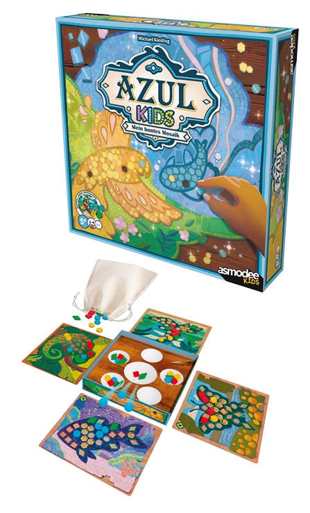 Blauer Spielkarton von Azul Kids „Mein buntes Mosaik“ mit Tier-Mosaiken und bunten Spielsteinen, dazu mehrere Tableaus in farbenfrohen Mustern.