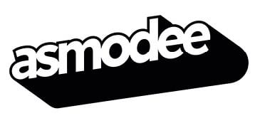 Schwarzes Asmodee-Logo mit weiß umrandetem Schriftzug und stilisierter, geschwungener Form vor hellem Hintergrund, klar lesbar und kontrastreich.